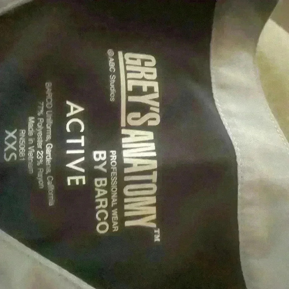 Grey’s Anatomy Active Scrub Tops - Picture 4 of 4